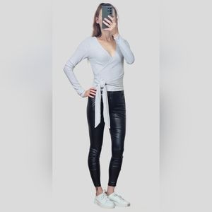 Express ribbed top with a sash